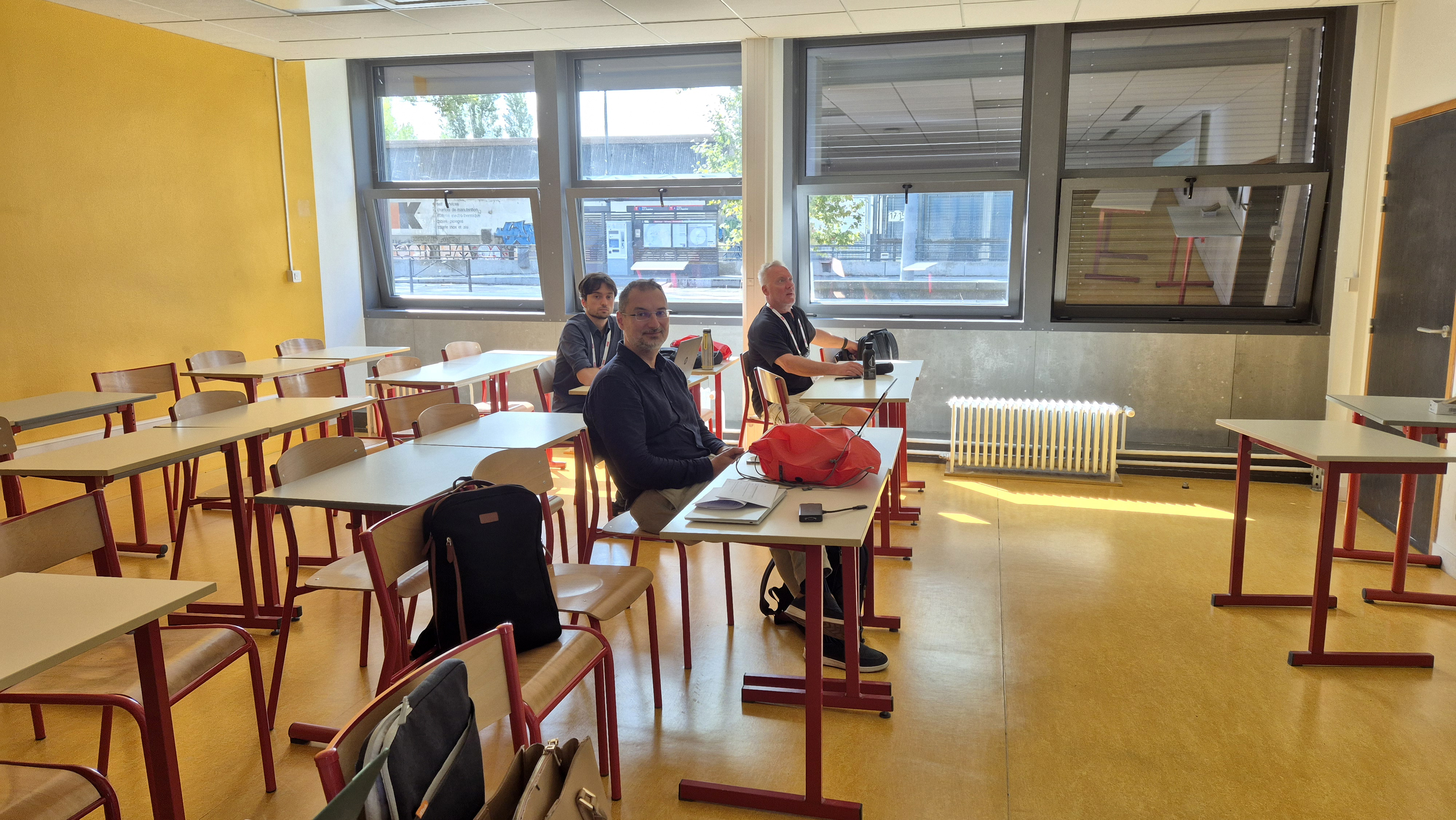The workshop co-organizer Emanuel Aldea and some attendees